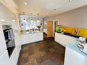 Kitchen- click for photo gallery